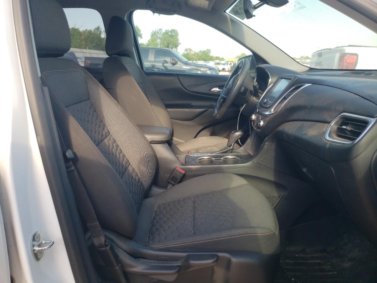 2018 Chevrolet Equinox VIN 2GNAXJEV3J6111068 photo 7