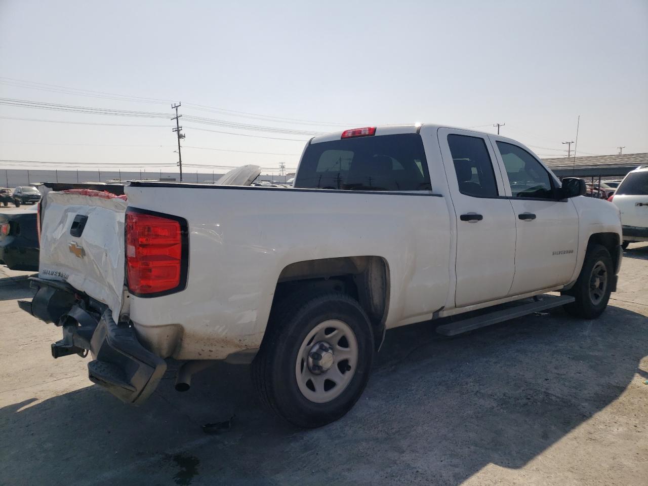 2018 Chevrolet Silverado VIN 1GCRCNEC1JZ215429 photo 3