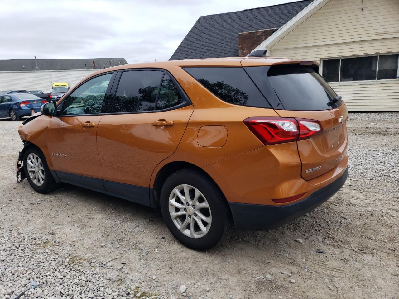 2019 CHEVROLET Equinox VIN 2GNAXHEV1K6195420 photo 2