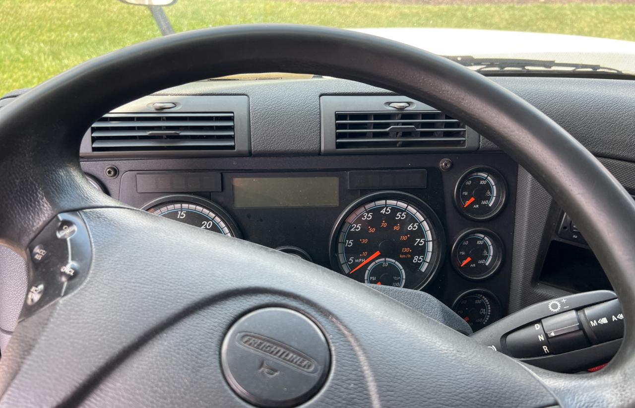 2015 FREIGHTLINER CASCADIA 125 VIN 3AKJGLD56FSGH8942 photo 7