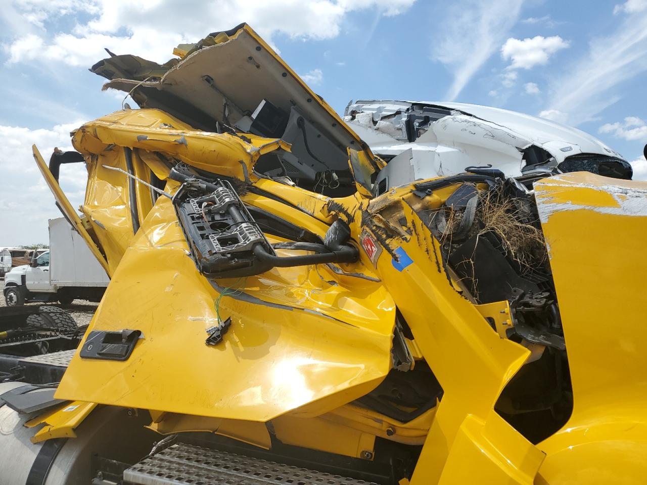 2022 VOLVO Vn VIN 4V4NC9EH8NN289739 photo 9