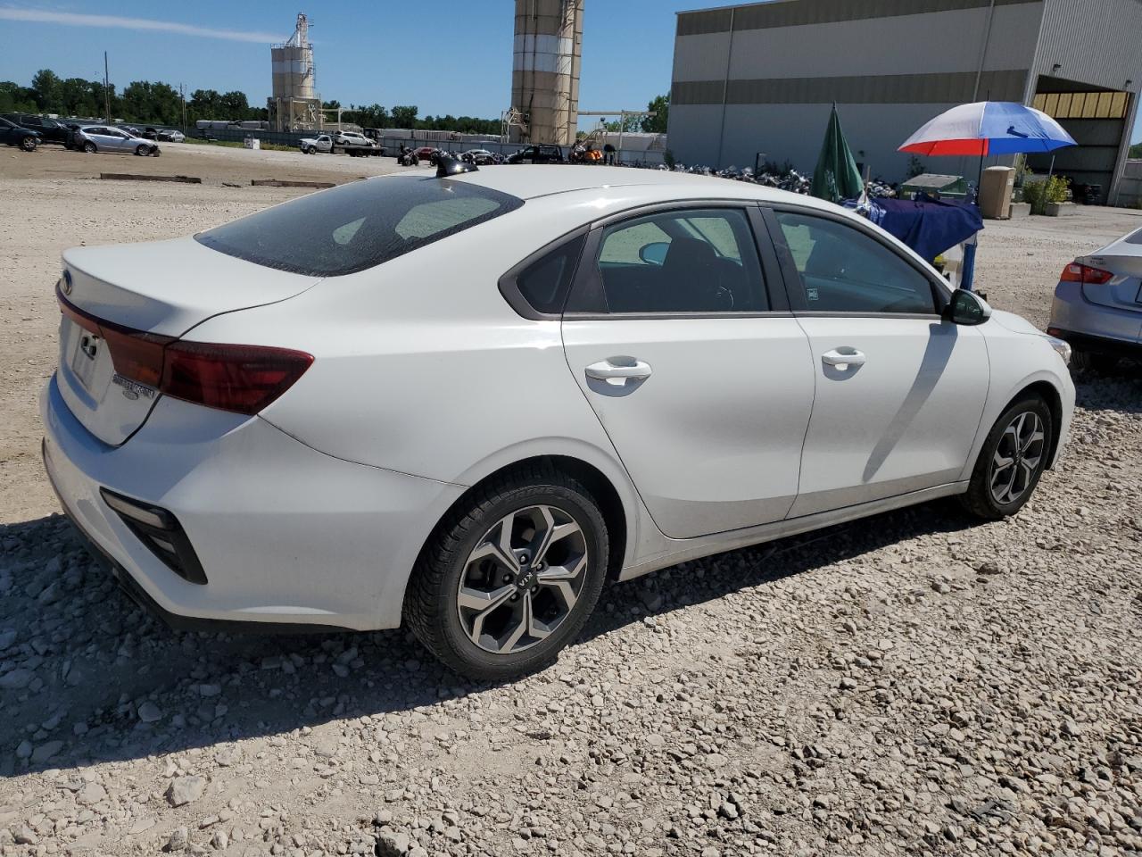 2021 KIA Forte VIN 3KPF24AD8ME274041 photo 3