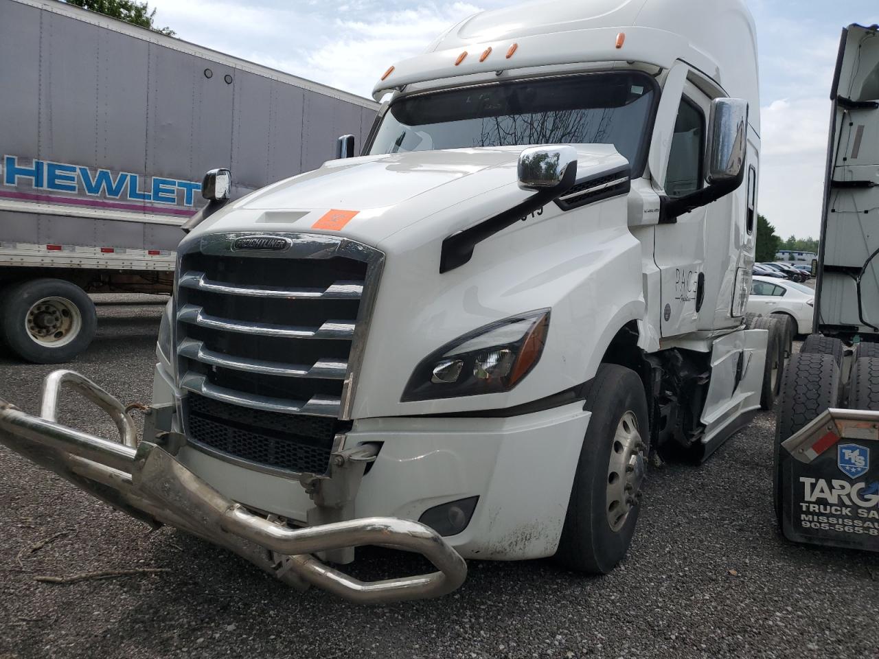 2022 FREIGHTLINER CASCADIA 126 VIN 3AKJHHDRXNSNE3813 photo 2