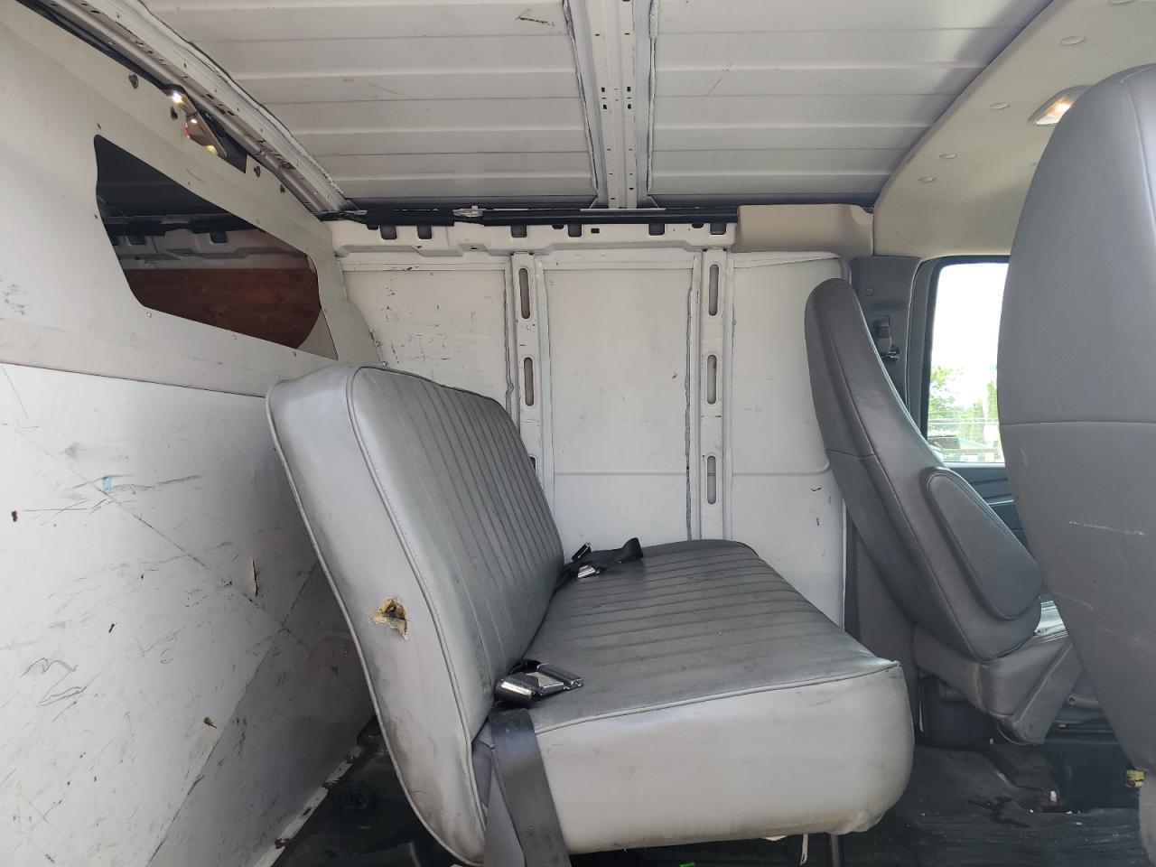 2015 CHEVROLET Express 2500 VIN 1GCWGGFF6F1244443 photo 11