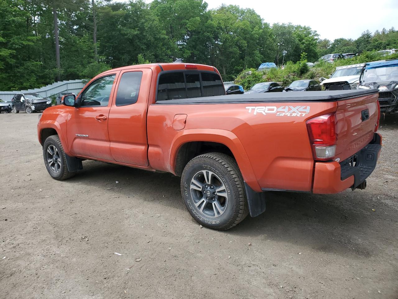 2016 TOYOTA Tacoma VIN 5TFSZ5AN9GX018388 photo 2