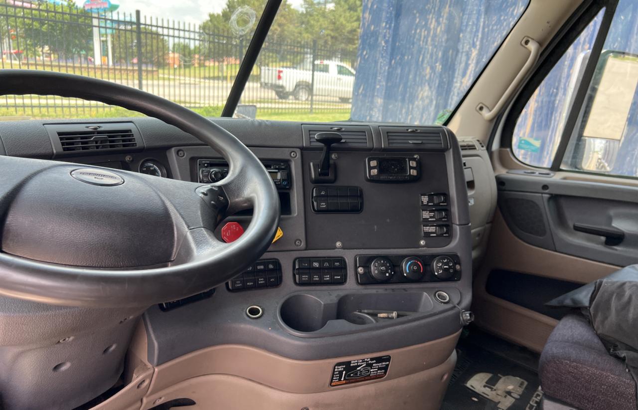 2015 FREIGHTLINER CASCADIA 125 VIN 3AKJGLD56FSGH8942 photo 10