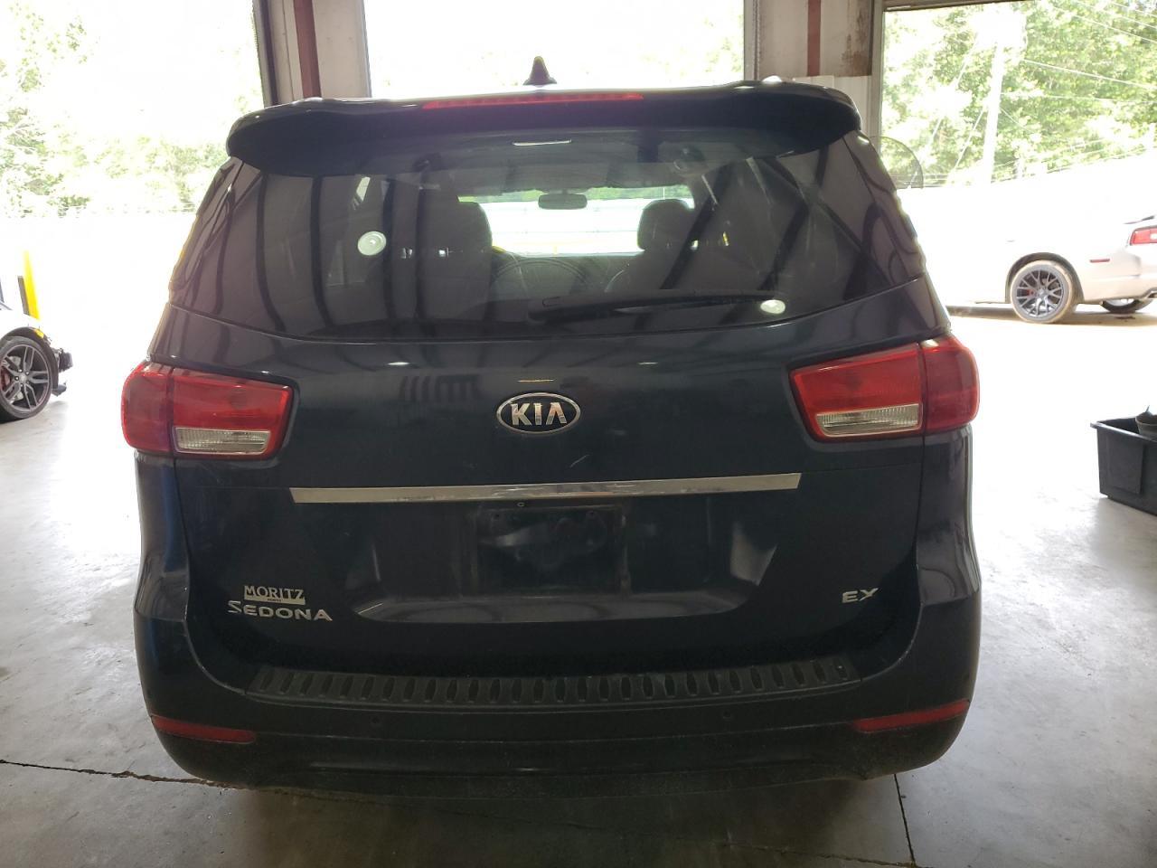2016 KIA Sedona ex VIN KNDMC5C16G6129460 photo 6