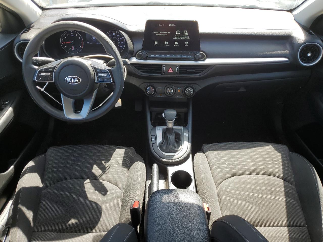 2021 KIA Forte VIN 3KPF24AD8ME274041 photo 8