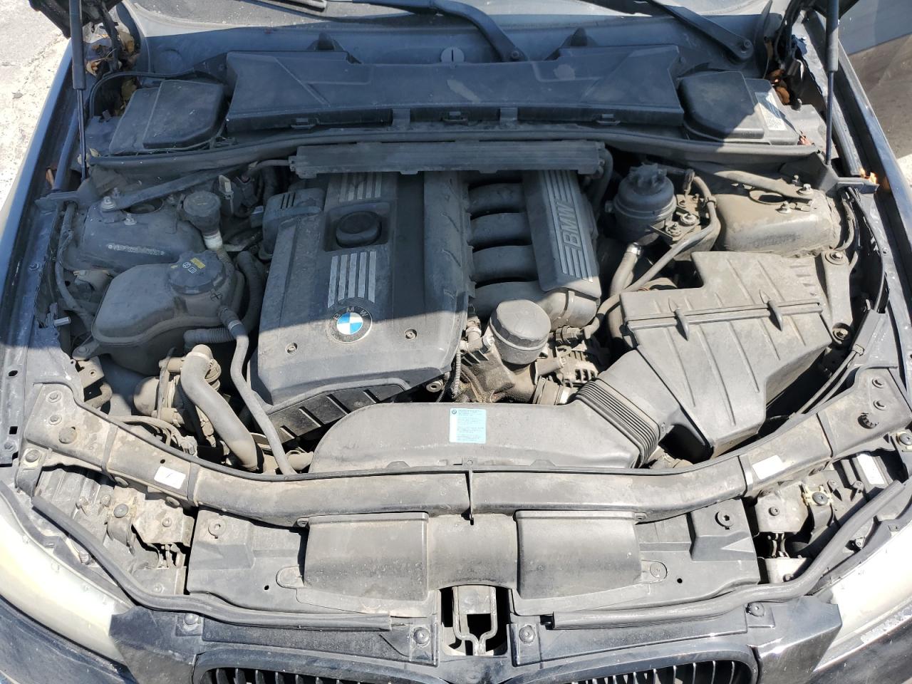 2010 BMW 3 series VIN WBAPH5G59ANM36062 photo 11