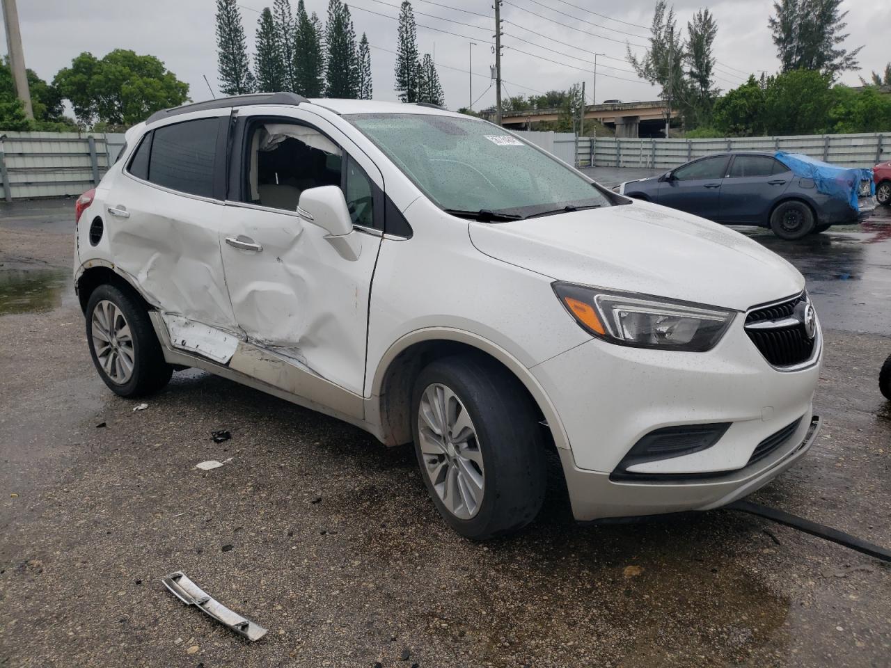 2018 Buick Encore VIN KL4CJASB7JB635456 photo 4