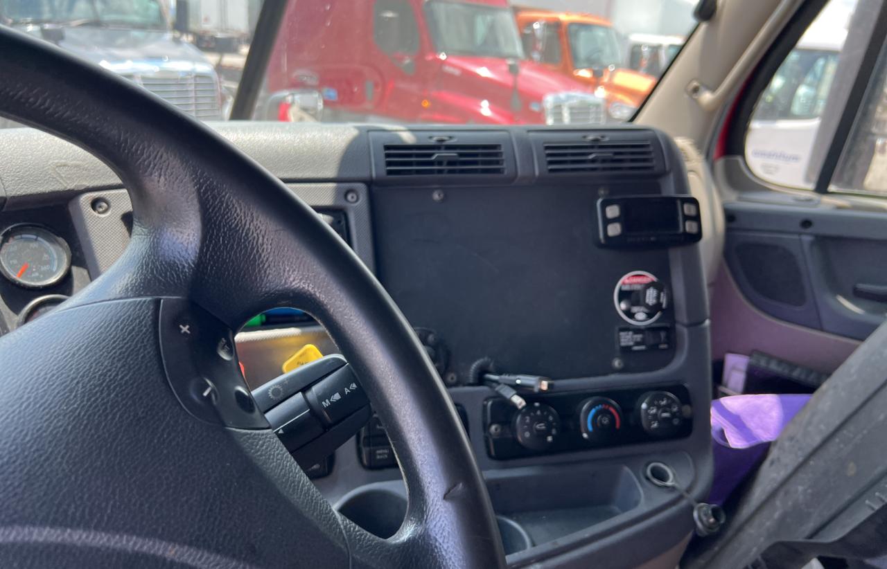 2015 FREIGHTLINER CASCADIA 125 VIN 3AKJGLD53FSGH7277 photo 10