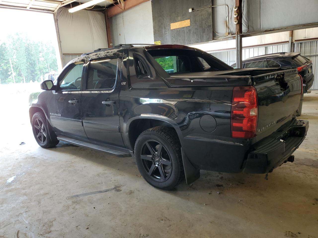 2012 CHEVROLET Avalanche VIN 3GNTKGE79CG293300 photo 2