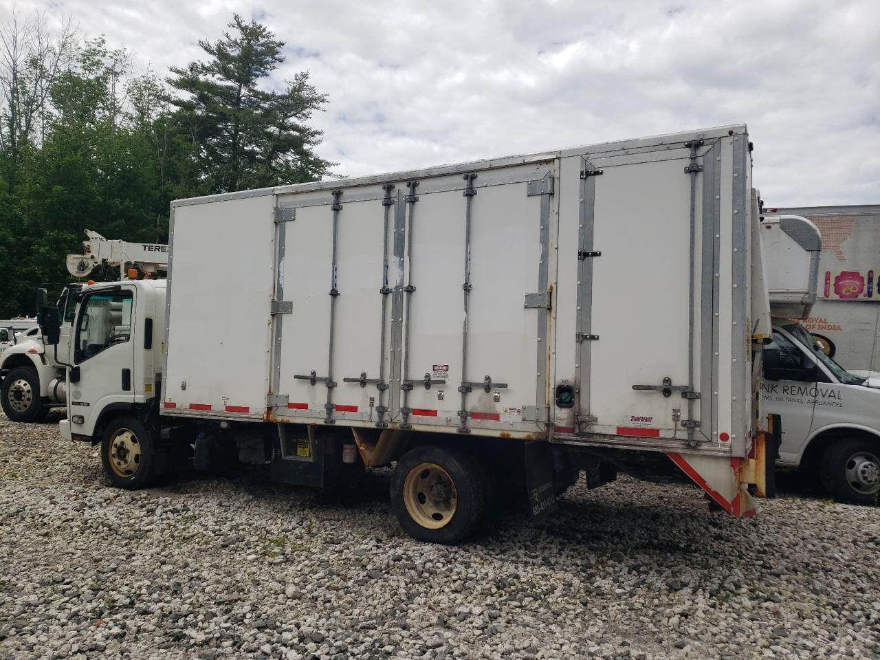 2020 ISUZU Nrr VIN JALE5W166L7300746 photo 2