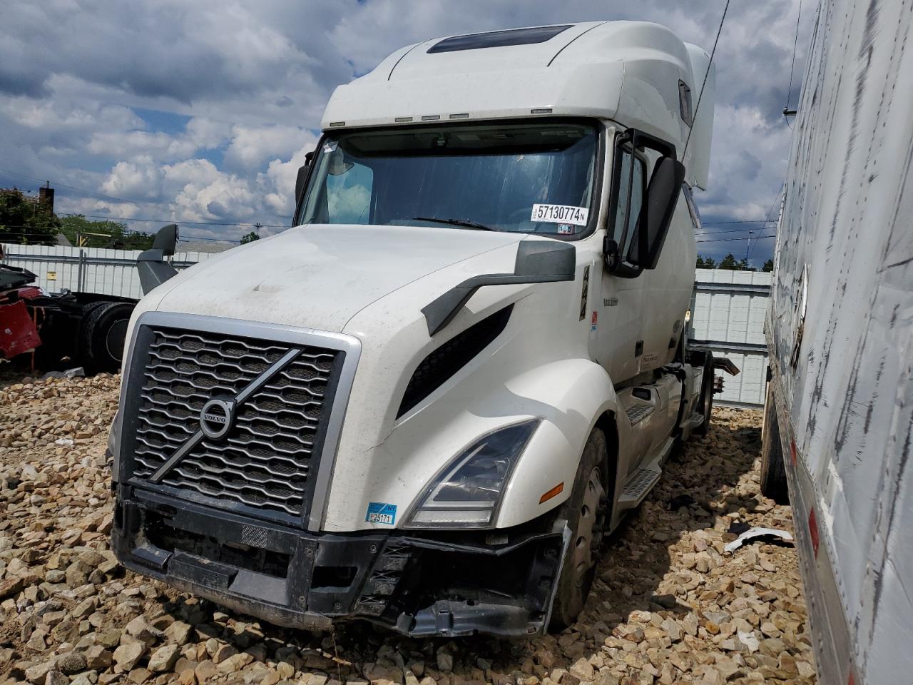 2019 Volvo Vn VIN 4V4NC9EH8KN193587 photo 2