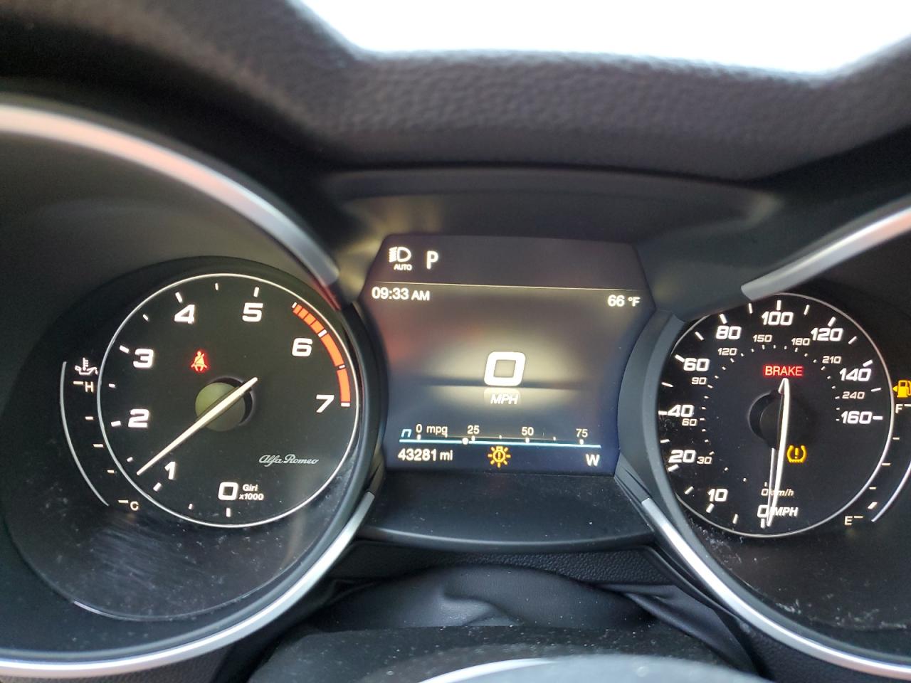 2020 ALFA Stelvio VIN ZASPAKAN3L7C88777 photo 9