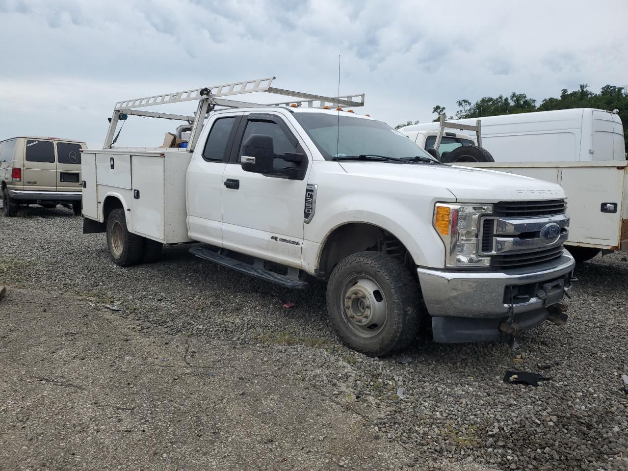 2017 FORD F-350 super duty VIN 1FD8X3HT2HED19859 photo 4