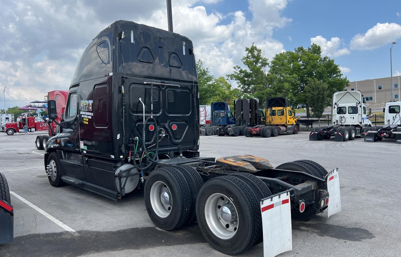 2014 FREIGHTLINER CASCADIA 125 VIN 3AKJGLD5XESFK3541 photo 4