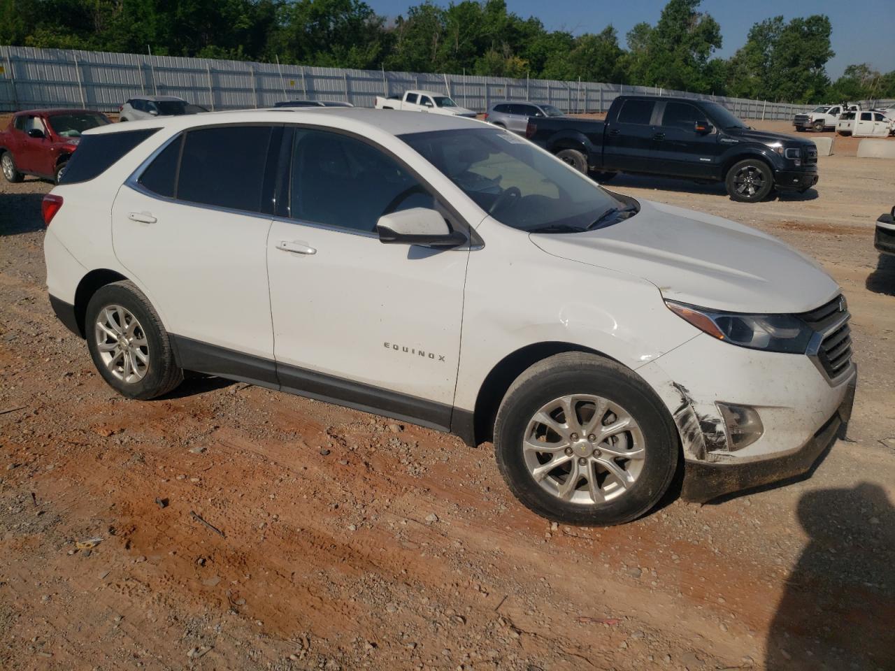 2018 Chevrolet Equinox VIN 2GNAXJEV3J6111068 photo 4
