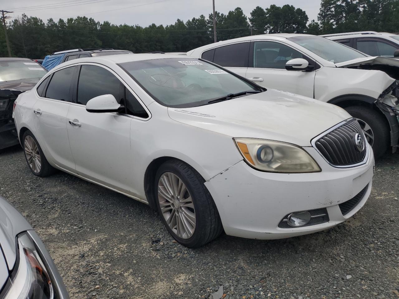 2013 Buick Verano VIN 1G4PR5SK8D4243470 photo 4