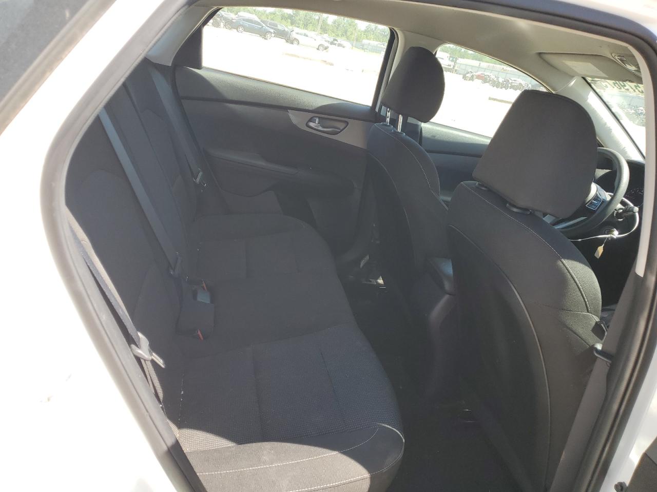 2021 KIA Forte VIN 3KPF24AD8ME274041 photo 10