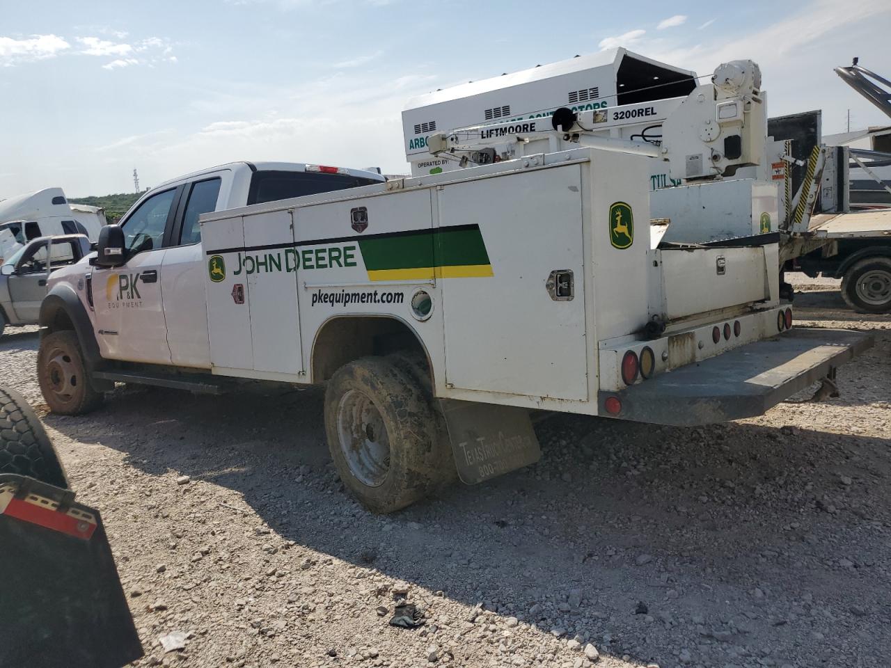 2018 FORD F-450 VIN 1FD0X4HT7JEB35798 photo 2