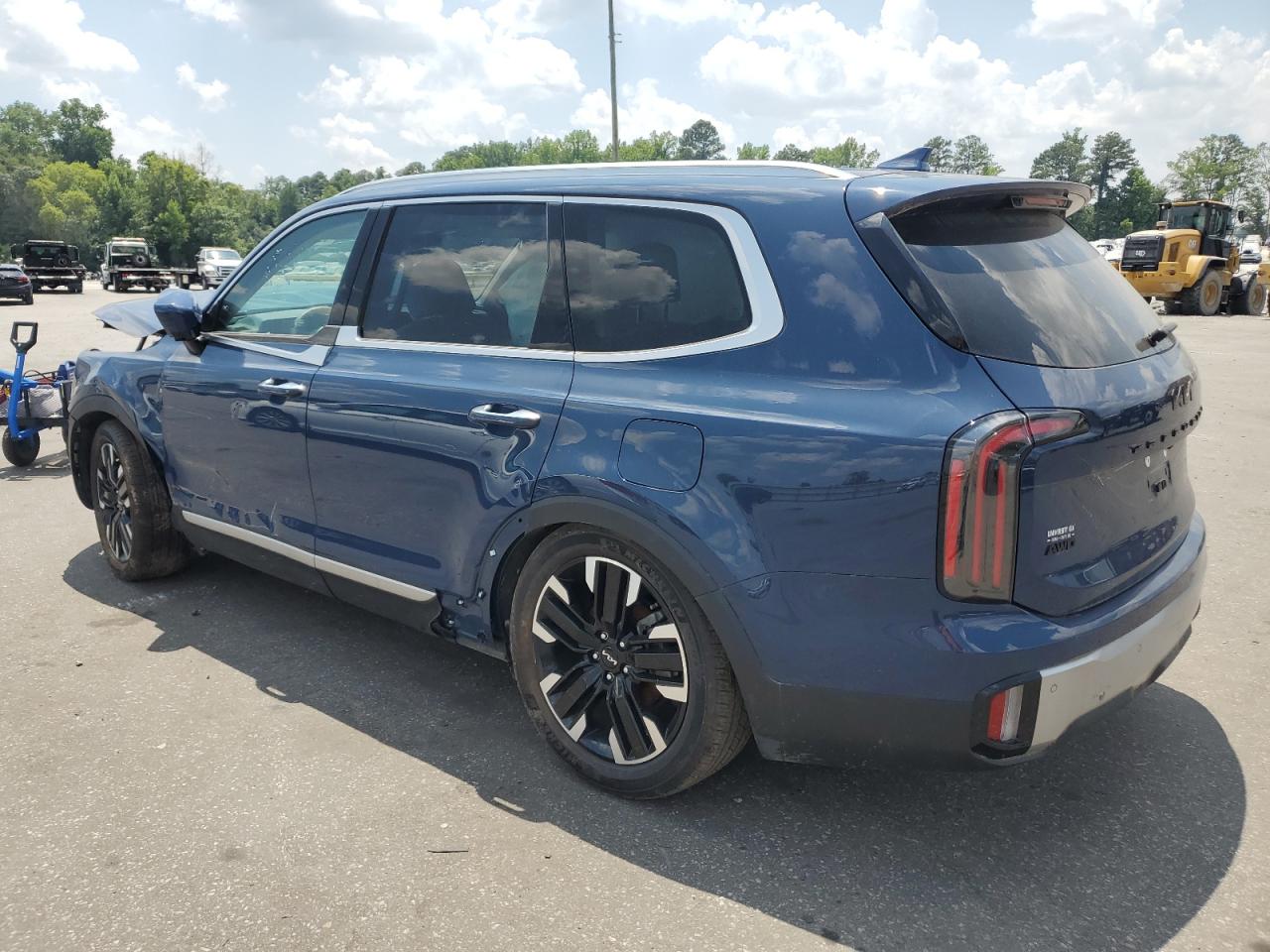 2023 KIA Telluride VIN 5XYP5DGC2PG347745 photo 2