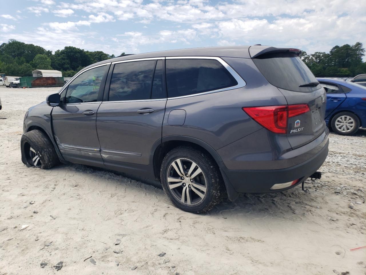 2018 Honda Pilot VIN 5FNYF6H54JB043781 photo 2