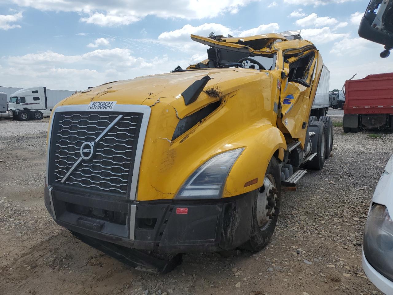 2022 VOLVO Vn VIN 4V4NC9EH8NN289739 photo 2