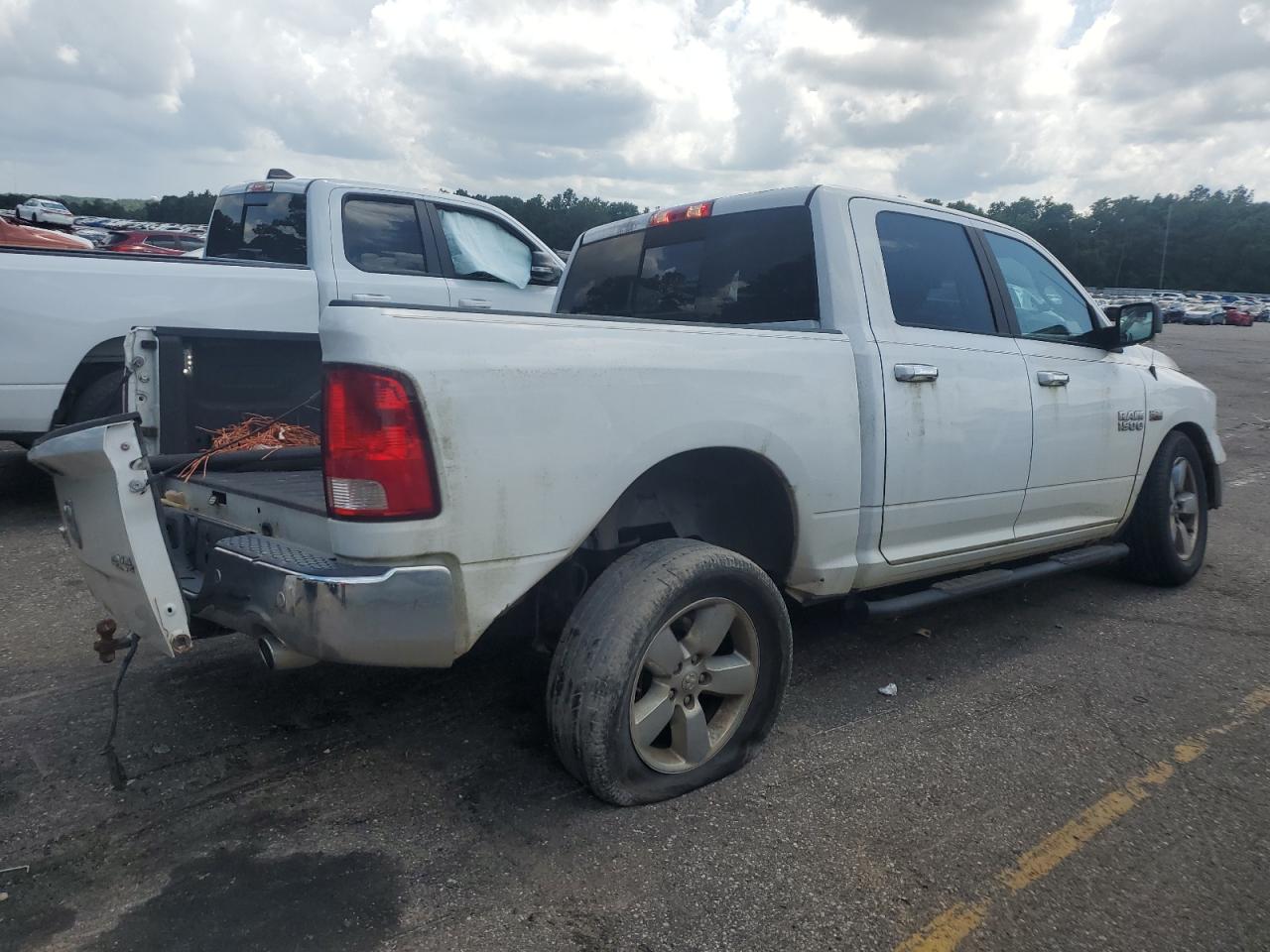 2017 Ram 1500 VIN 3C6RR7LT6HG543072 photo 3