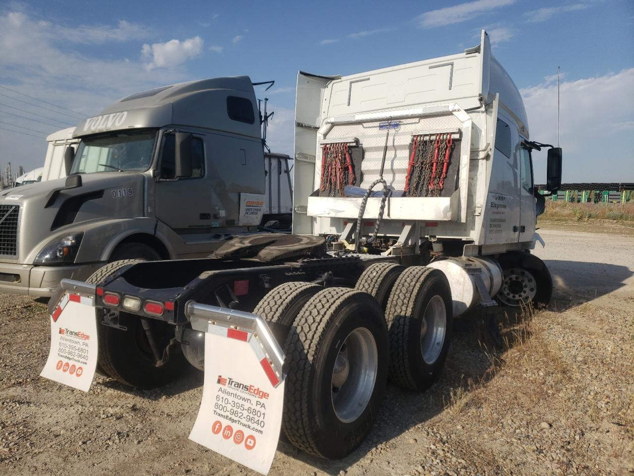 2018 VOLVO Vn VIN 4V4NC9TKXJN896654 photo 4