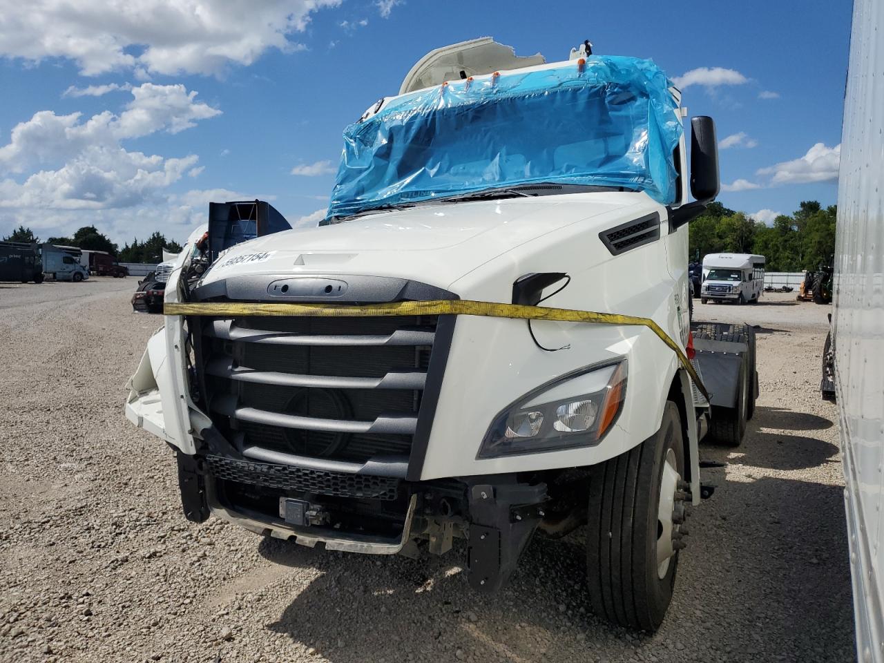 2023 FREIGHTLINER CASCADIA 126 VIN 3AKJHLDV2PSNS5068 photo 2