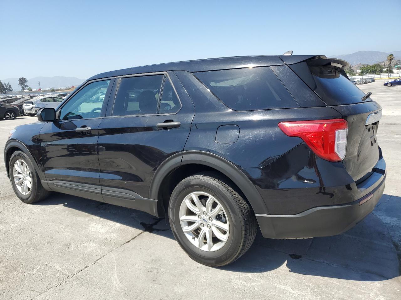 2021 FORD Explorer VIN 1FMSK7BH5MGA83450 photo 2