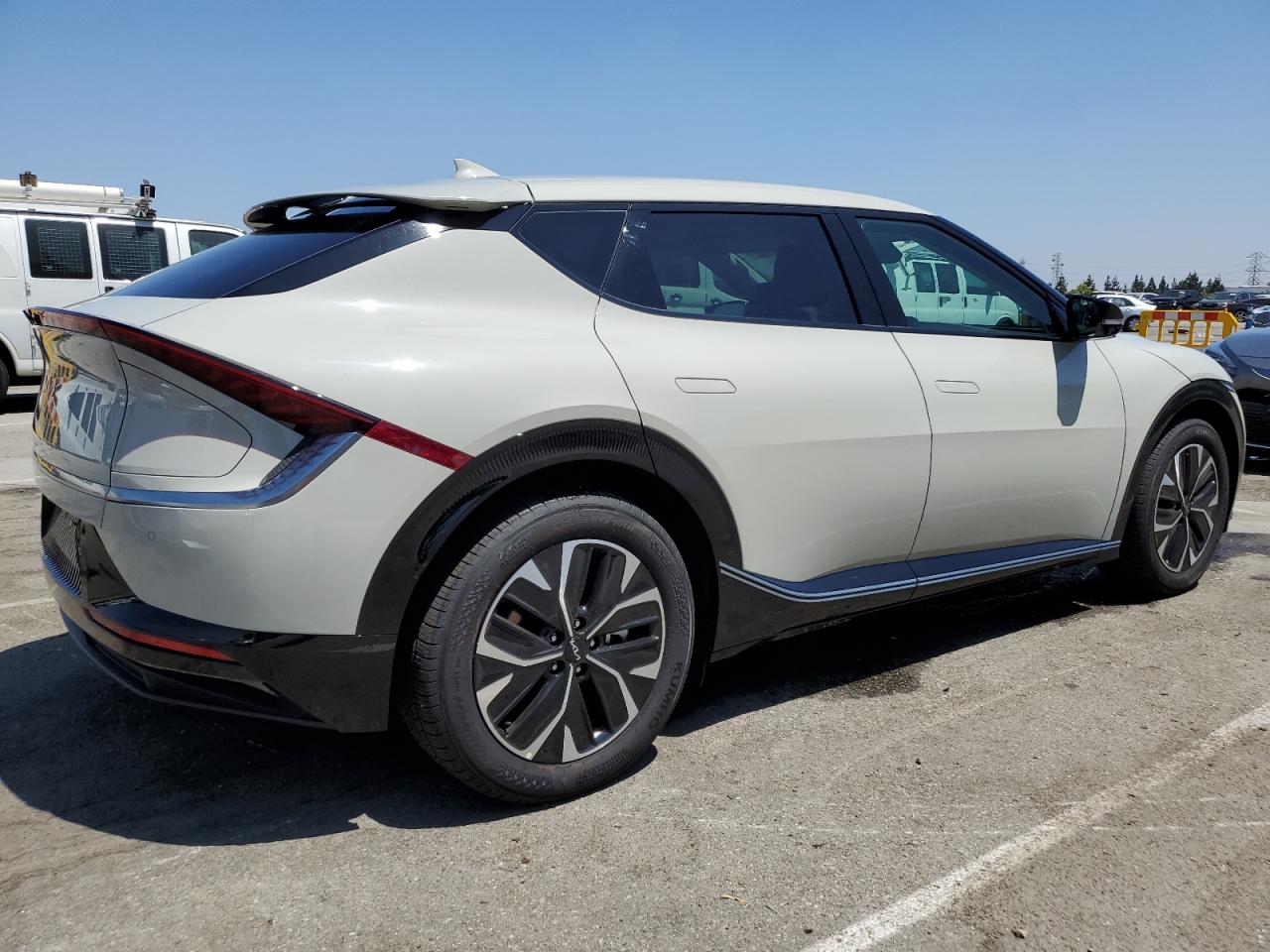2024 KIA Ev6 light VIN KNDC34LA1R5617763 photo 3