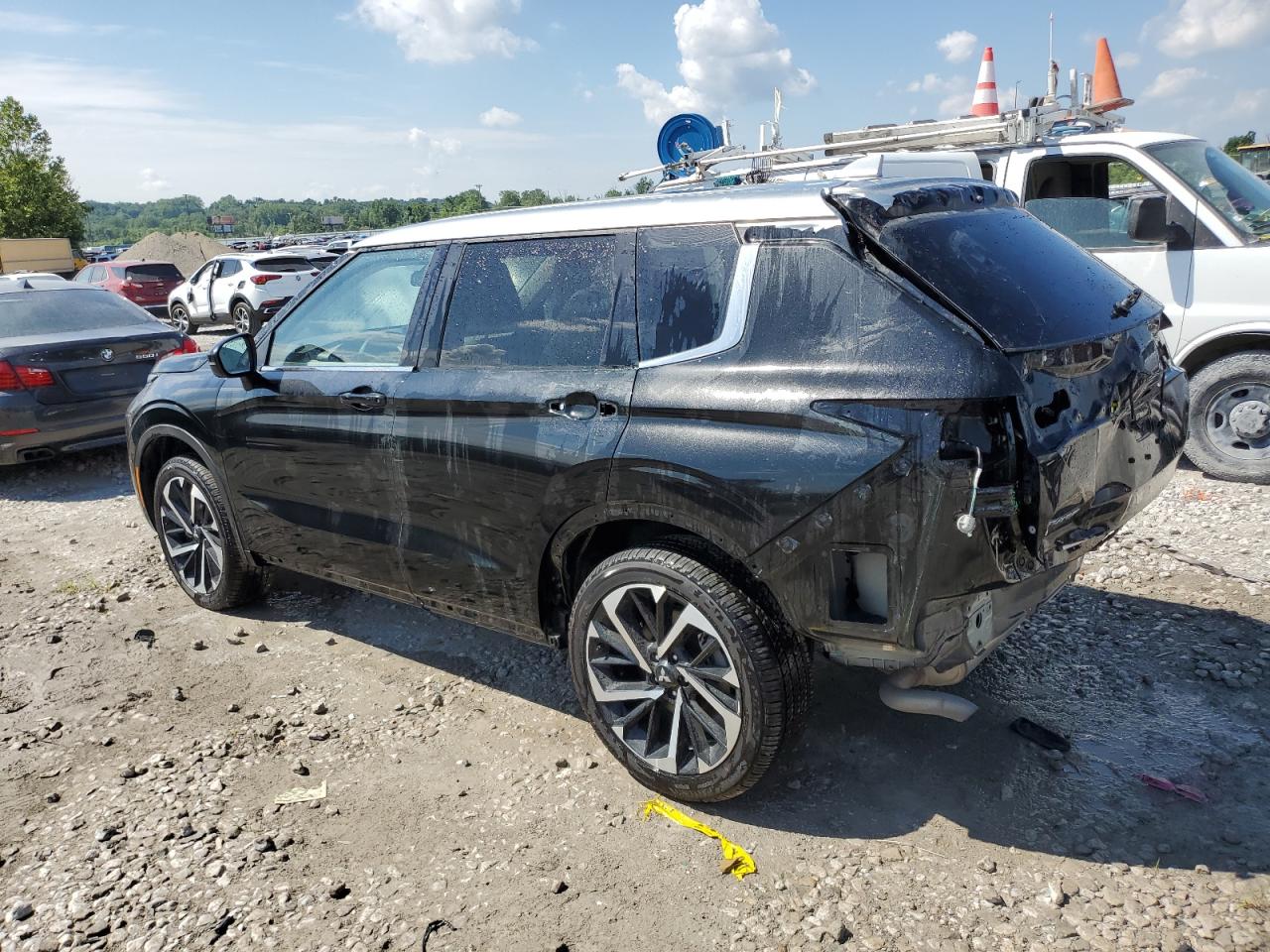 2024 MITSUBISHI Outlander VIN JA4J4WA83RZ030175 photo 2