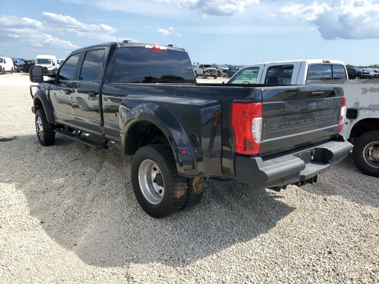 2021 FORD F-450 VIN 1FT8W4DT1MEC11388 photo 3