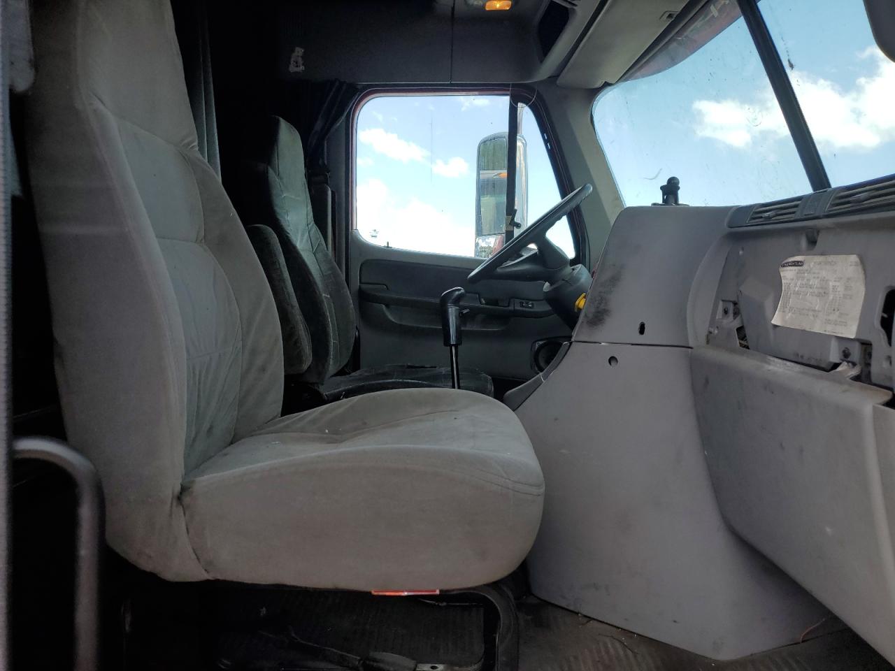 2014 FREIGHTLINER CASCADIA 125 VIN 1FUJGED68ELFU3707 photo 5