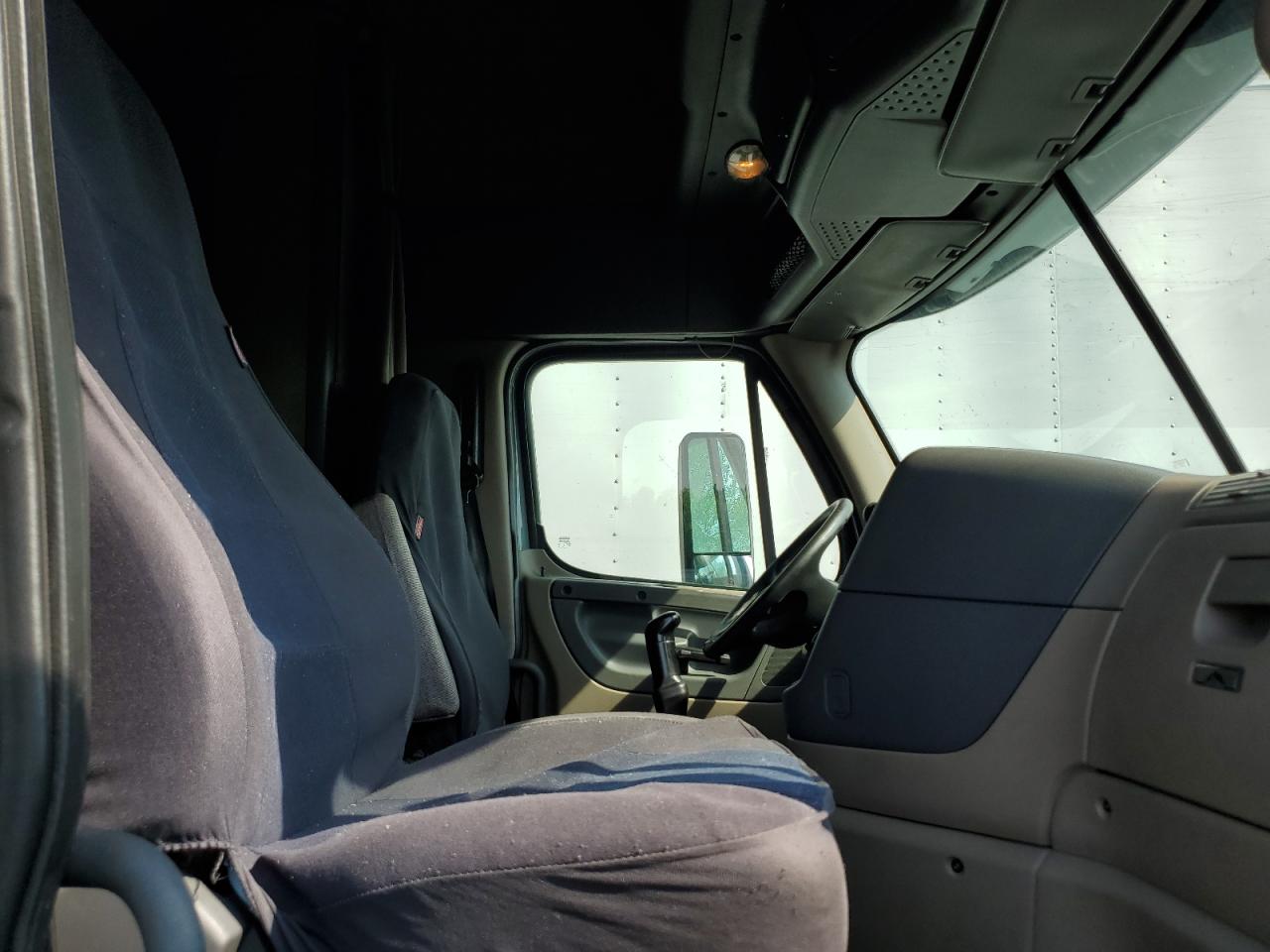 2015 FREIGHTLINER CASCADIA 125 VIN 1FUJGLBG6FLGL4511 photo 5