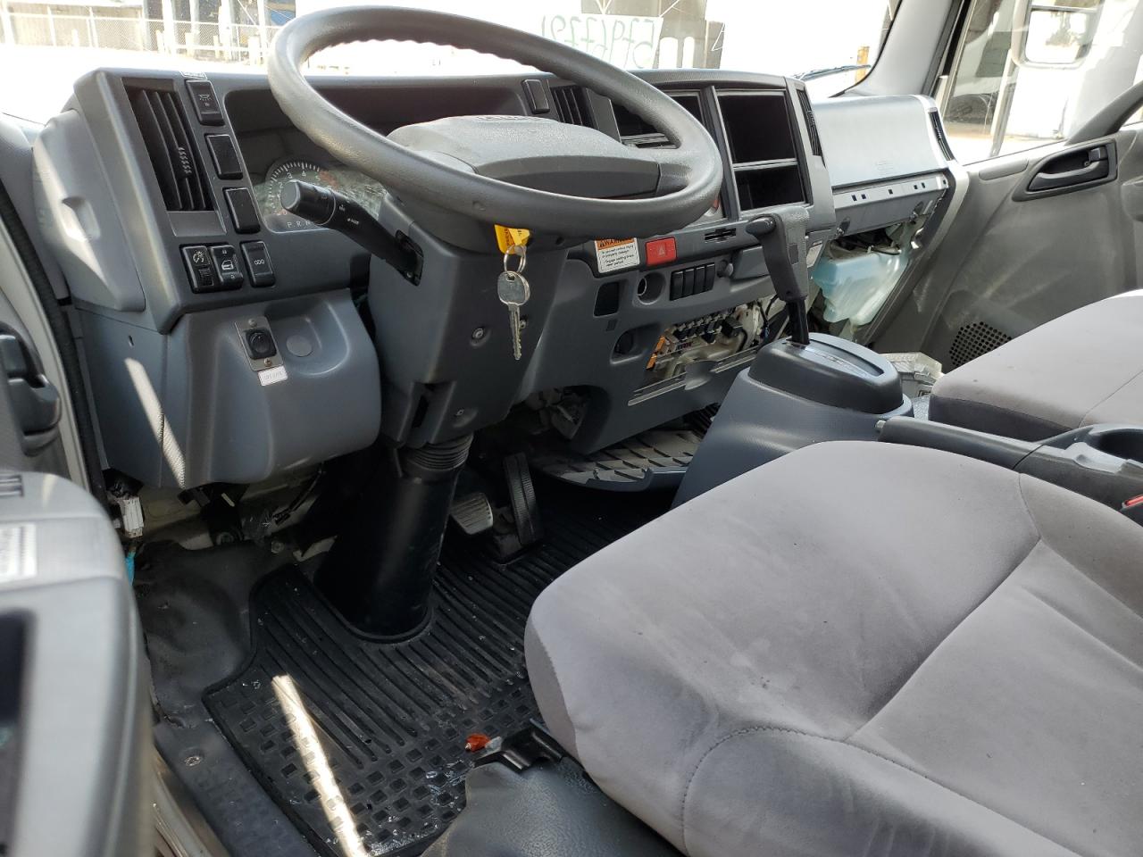 2018 ISUZU Npr VIN 54DC4W1BXJS800570 photo 8