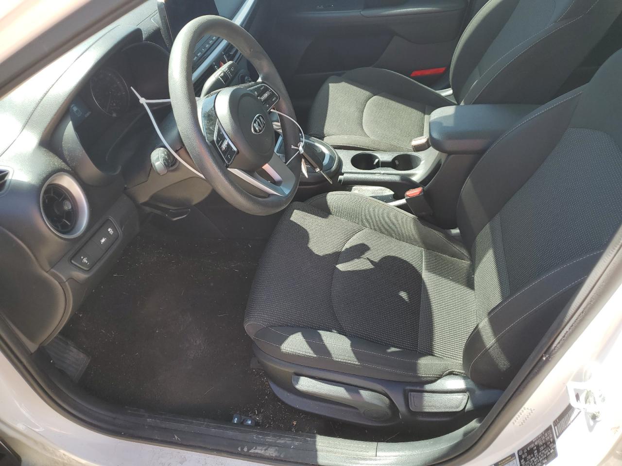 2021 KIA Forte VIN 3KPF24AD8ME274041 photo 7