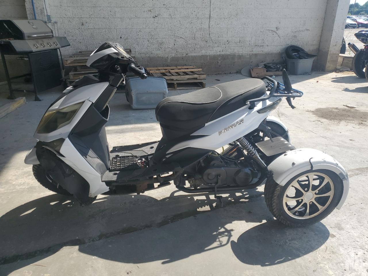 2017 OTHR SCOOTER VIN L37LMGFVXHZ020056 photo 3