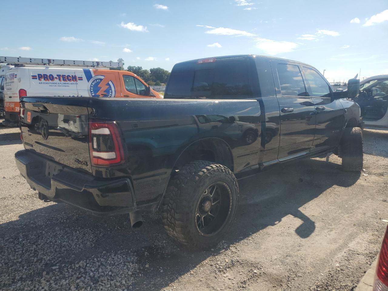 2021 RAM 3500 VIN 3C63R3LL7MG666551 photo 3