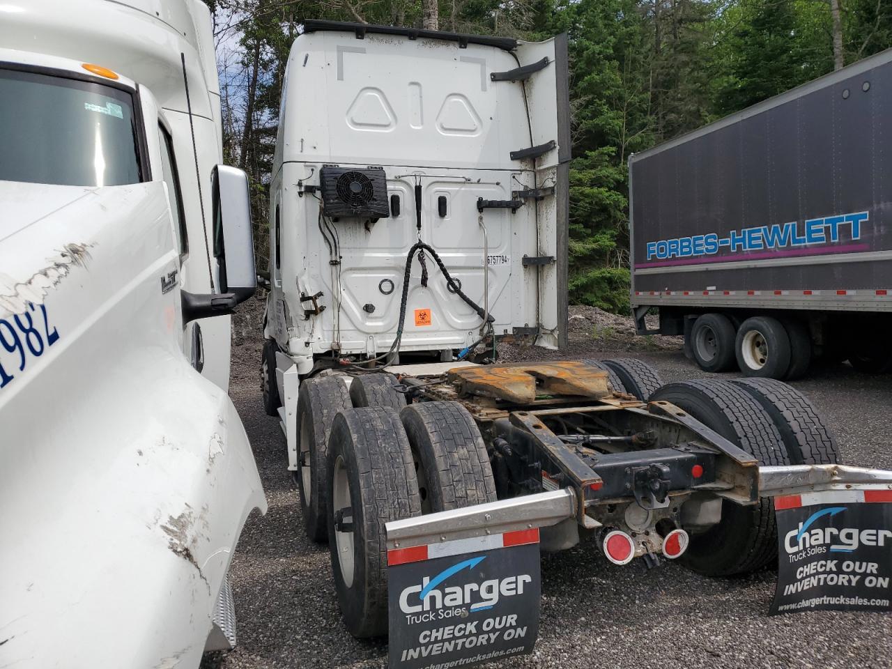 2022 FREIGHTLINER CASCADIA 126 VIN 3AKJHHDRXNSNE3813 photo 3