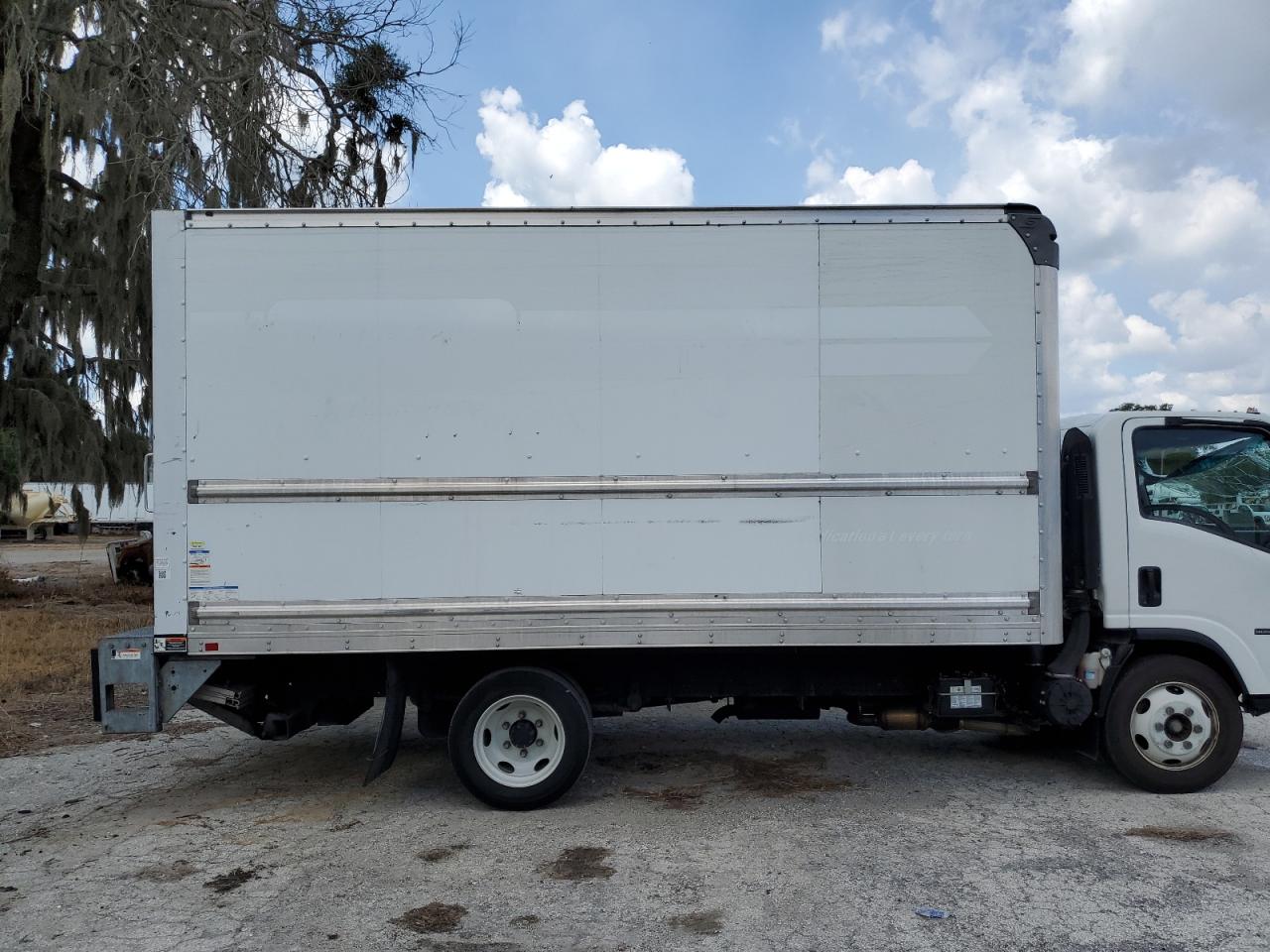 2018 ISUZU Npr VIN 54DC4W1BXJS800570 photo 11