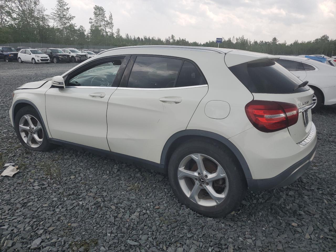2018 MERCEDES Gla-class VIN WDCTG4GB1JJ374646 photo 2