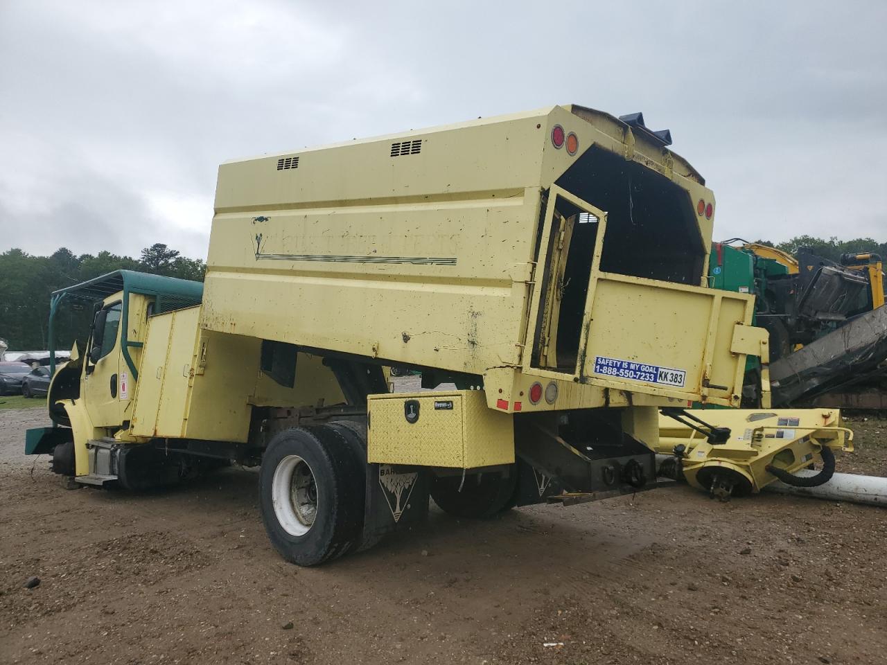 2013 FREIGHTLINER All other VIN 1FVACXDT5DHFB1979 photo 2