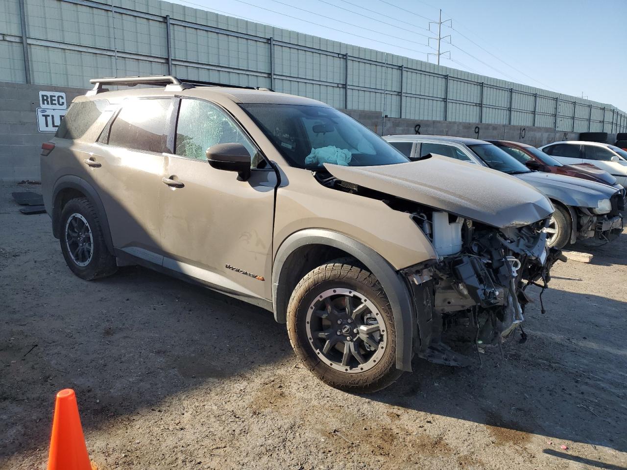 2024 Nissan Pathfinder VIN 5N1DR3BD8RC307402 photo 4