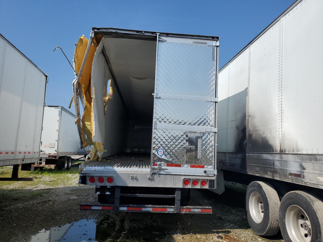 2023 UTILITY All models VIN 3UTVS2537P8814006 photo 6