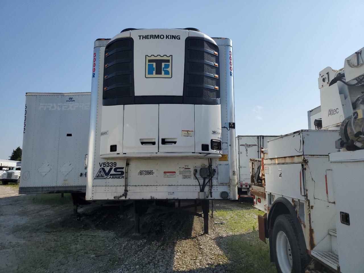 2023 UTILITY All models VIN 3UTVS2537P8814006 photo 2