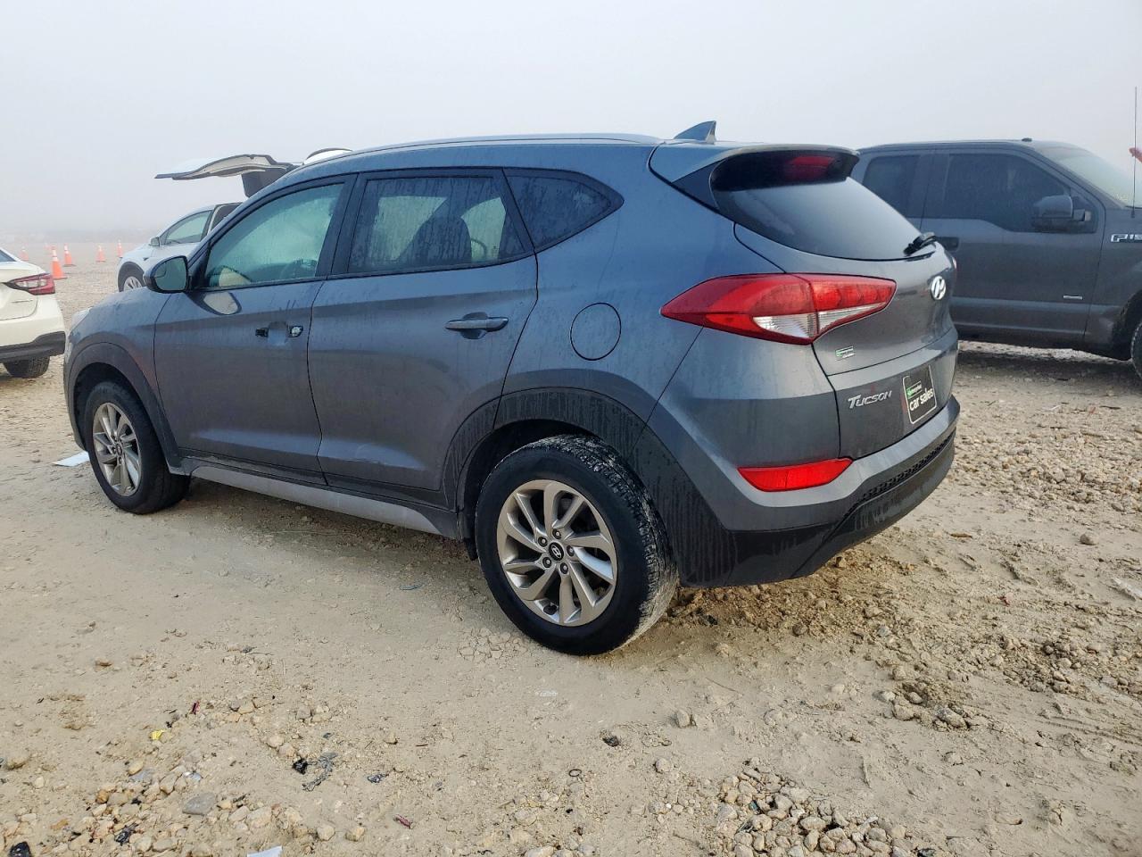 2018 Hyundai Tucson VIN KM8J3CA42JU728455 photo 2