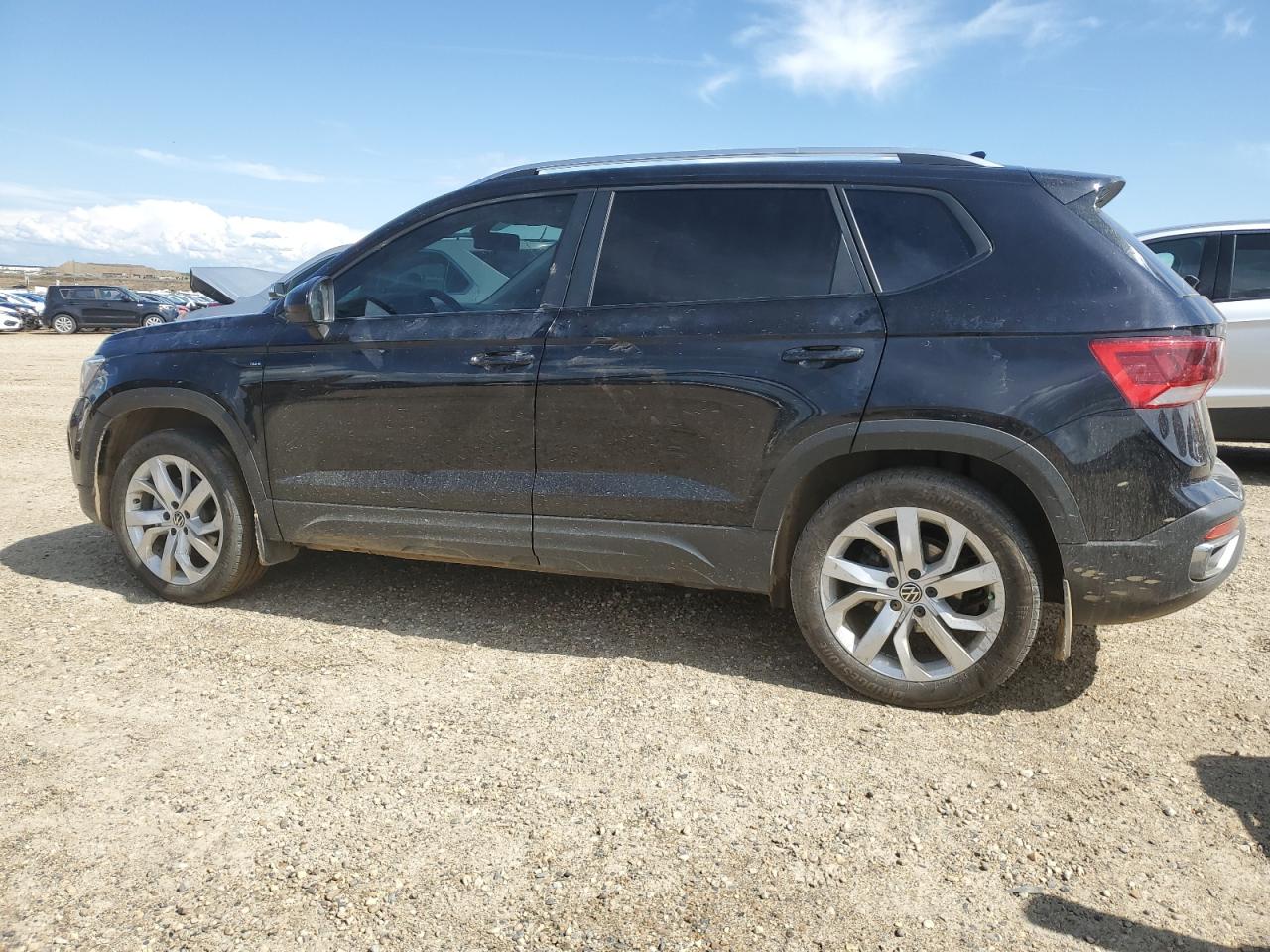 2022 VOLKSWAGEN Taos VIN 3VVLX7B20NM082818 photo 2